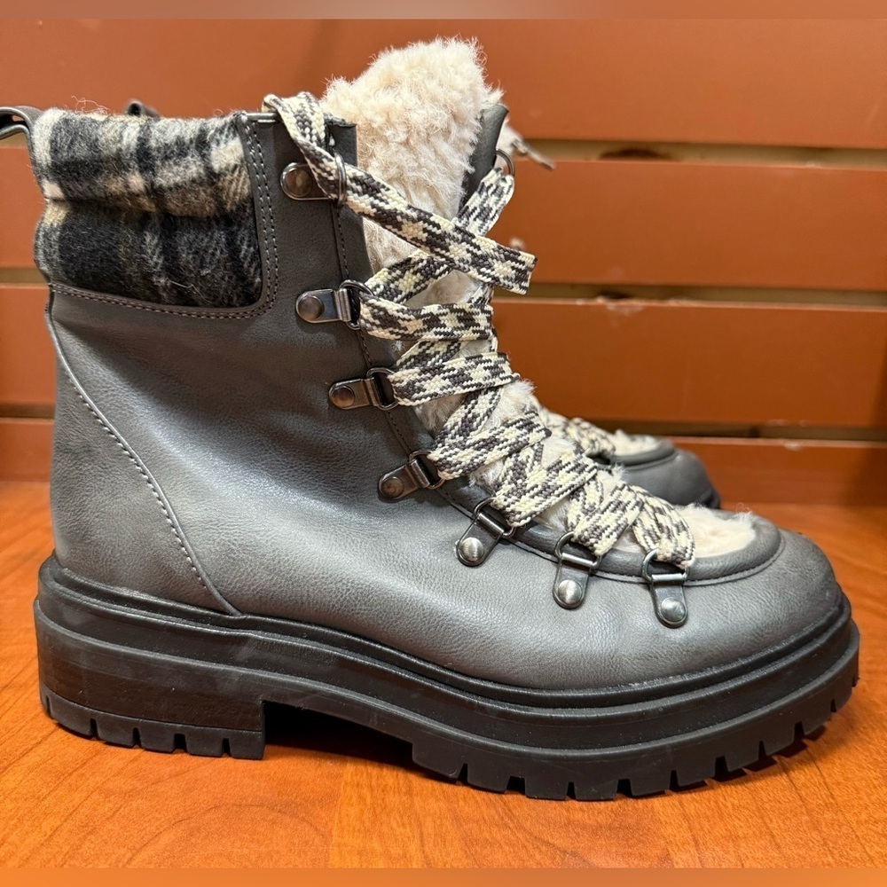 Circus by Sam Edelman Gray and Black Winter Boots